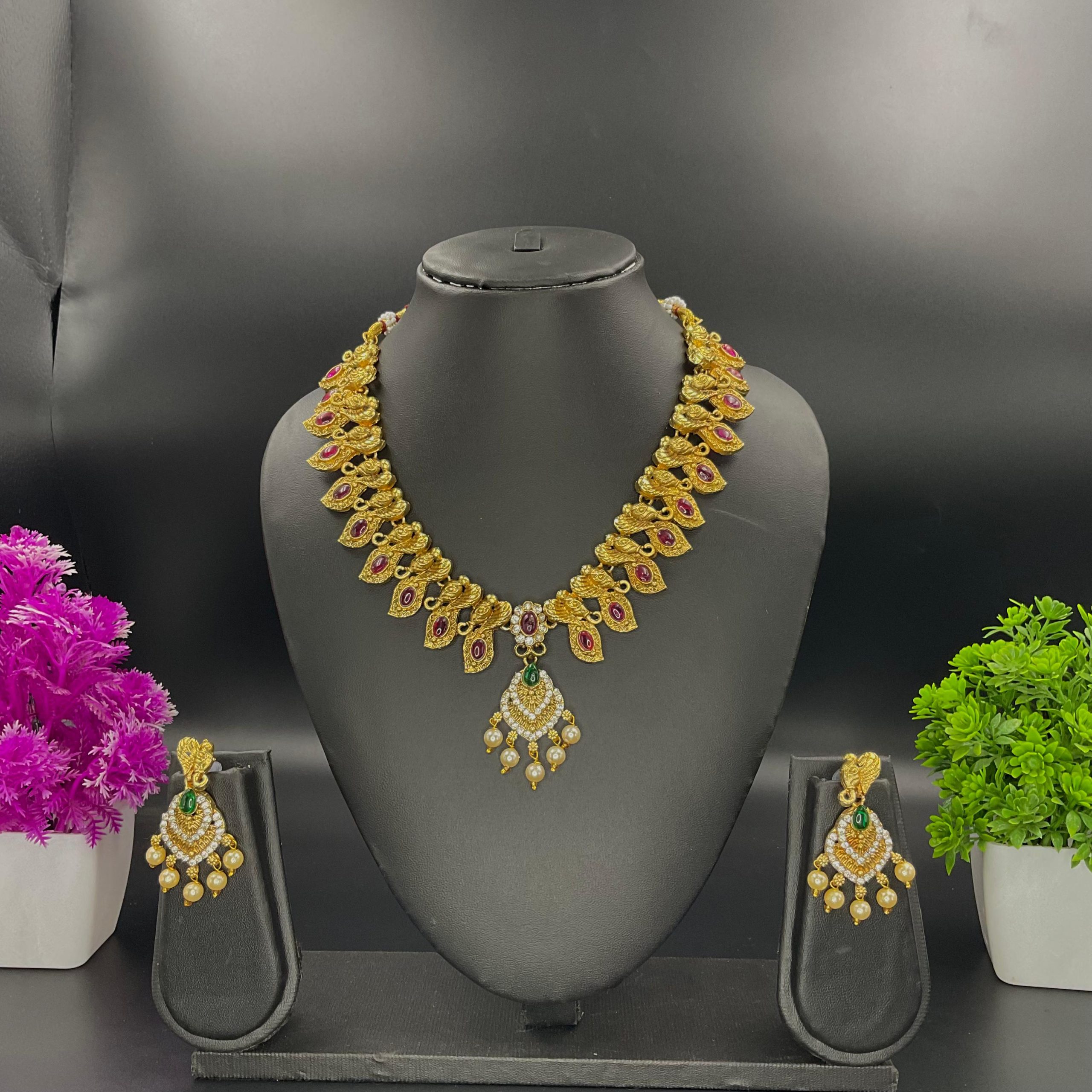 Manufacturer, Exporter, Importer, Supplier, Wholesaler, Retailer, Trader of Elephant Design Necklace in New Delhi, Delhi, India.